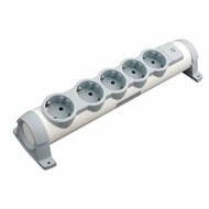 Legrand elosztó, 5 aljzat, 1,5m, forgatható, kapcsoló